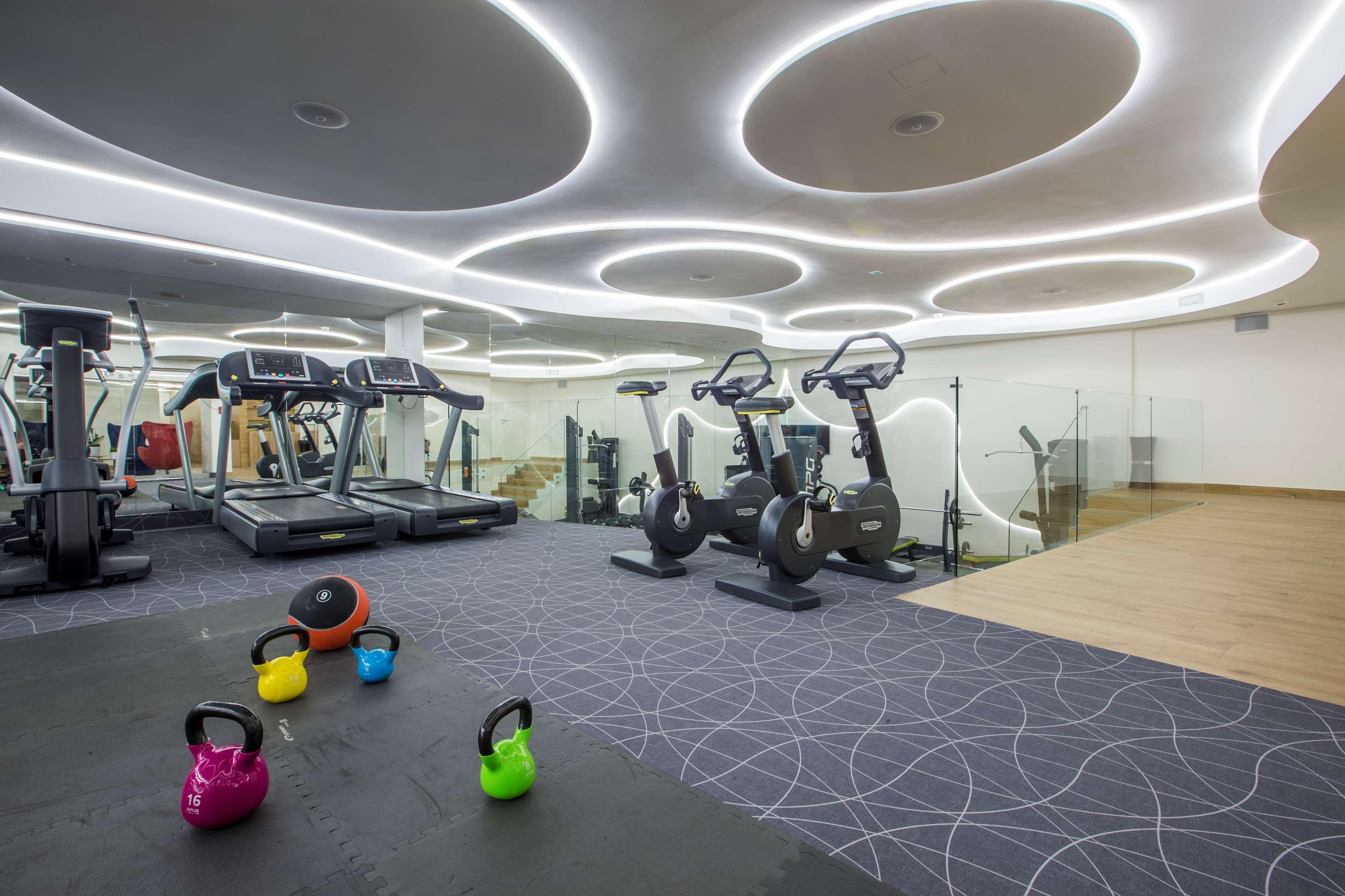 Radisson Blu Sobieski Varsavia Esterno foto Gym interior design