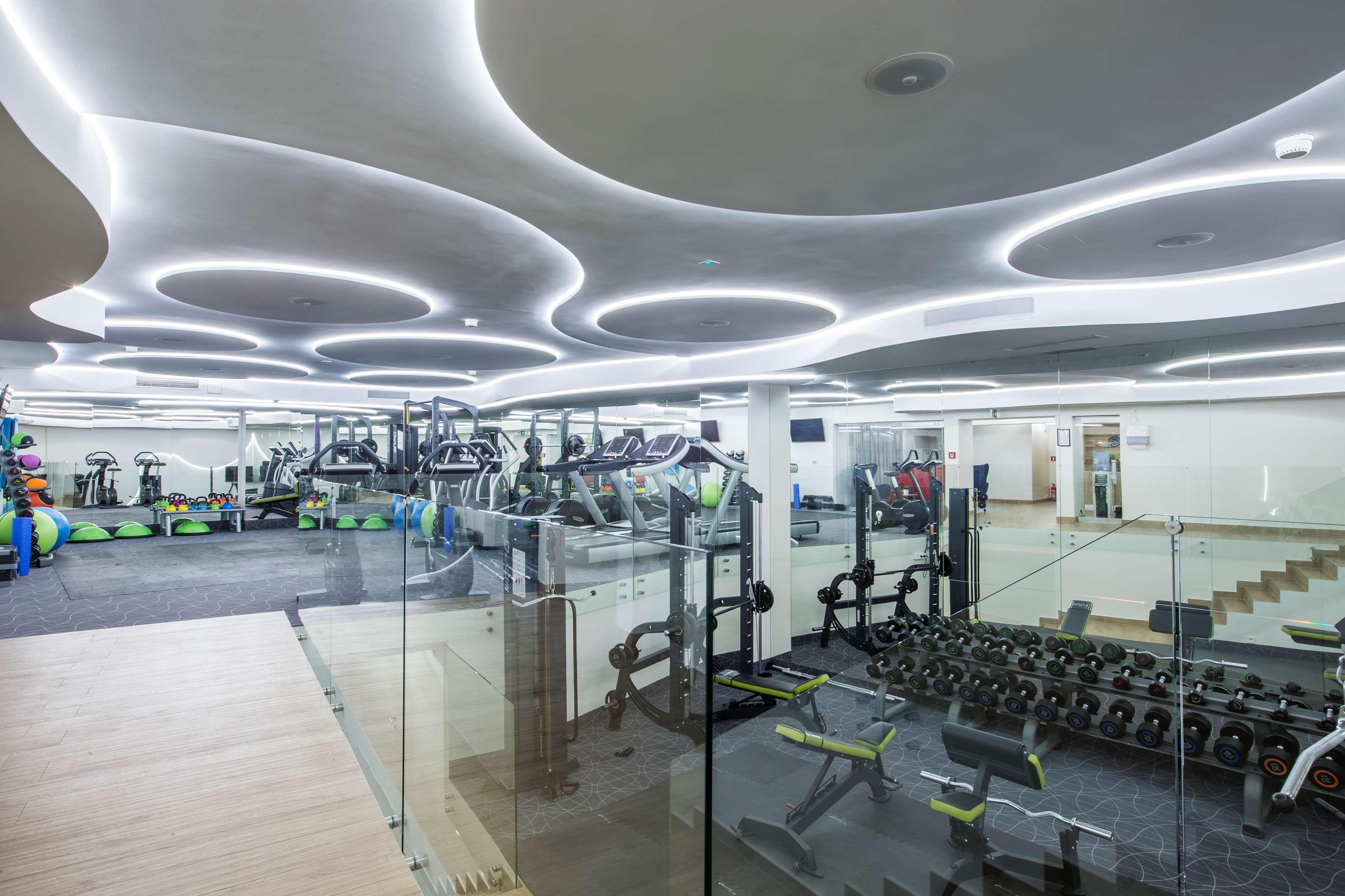 Radisson Blu Sobieski Varsavia Esterno foto Gym interior design