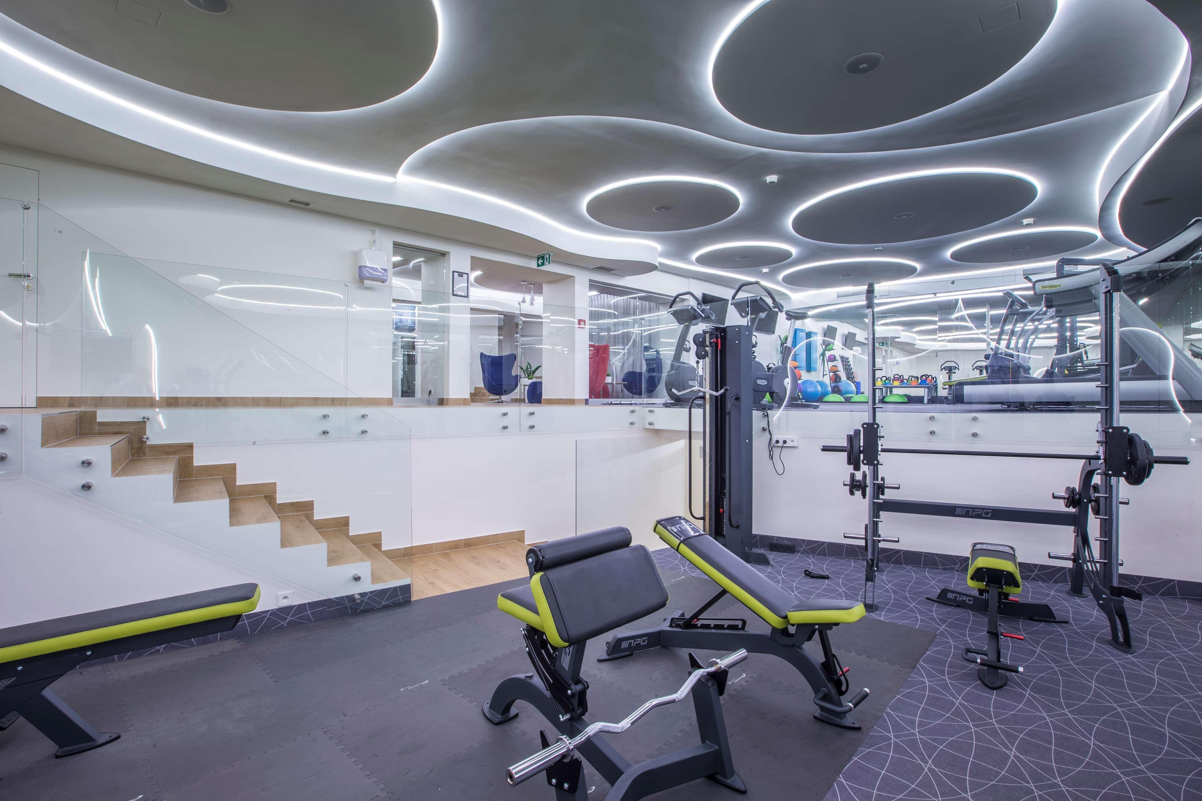 Radisson Blu Sobieski Varsavia Esterno foto Gym interior design