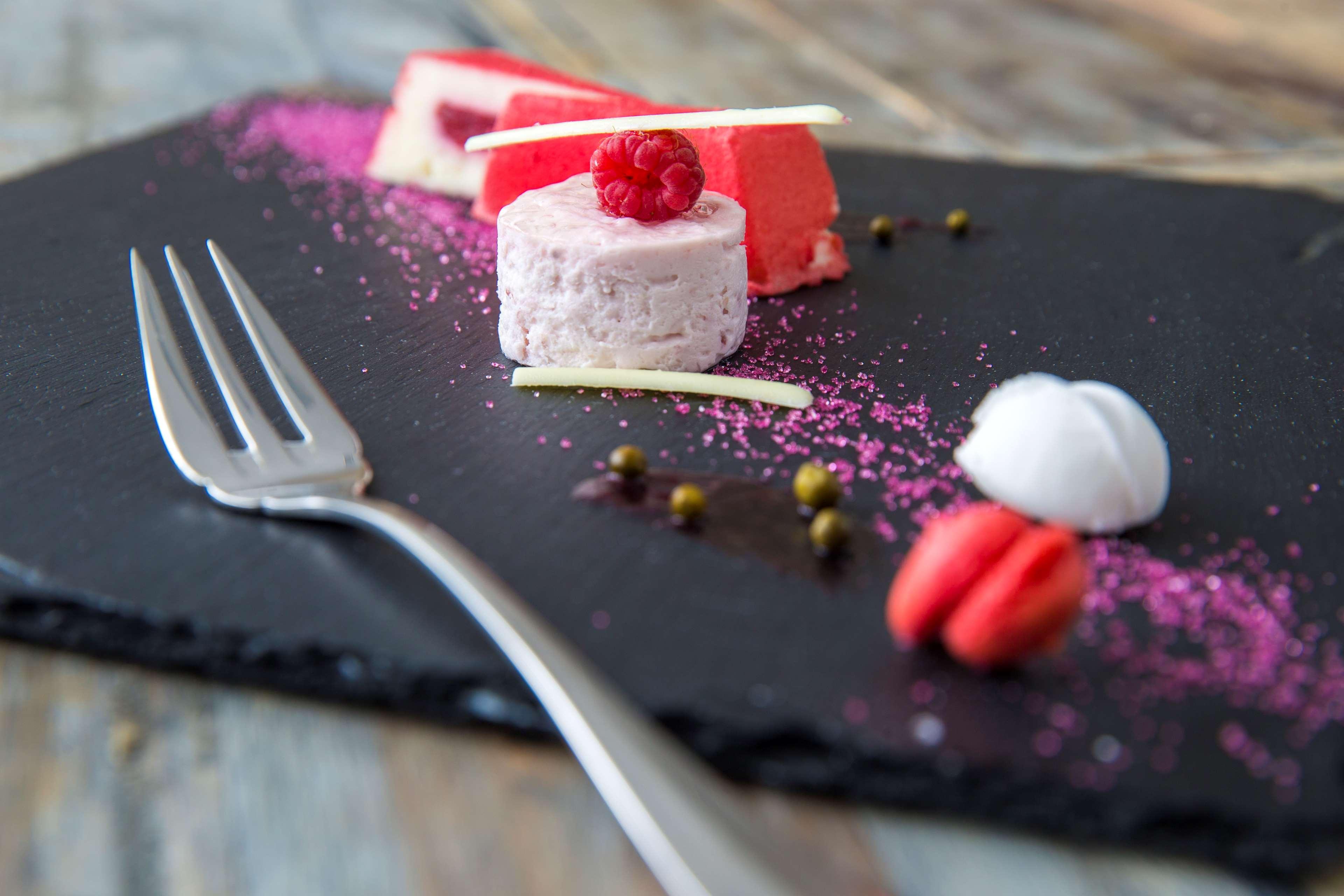 Radisson Blu Sobieski Varsavia Esterno foto A dessert